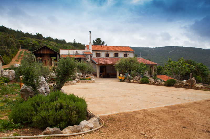 Hotel Zlatni Lav Martinšćica Exterior foto